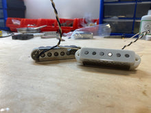 Load image into Gallery viewer, 60' Style Jaguar