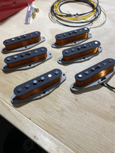 Load image into Gallery viewer, VS-61 (Vintage Strat style)