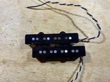 Load image into Gallery viewer, Pegcity Jazz Bass